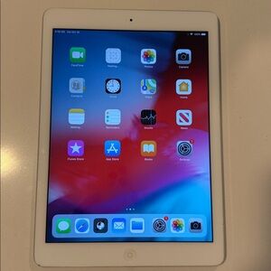 iPad Air 64 GB wiped, unlocked